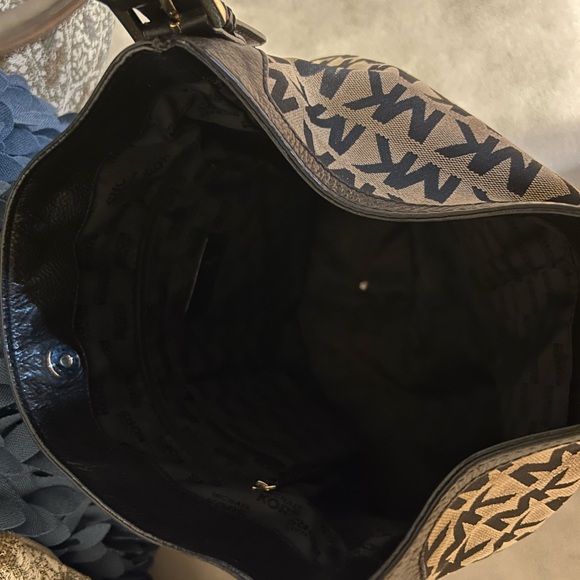 Michael Kors Handbag - Picture 2 of 2